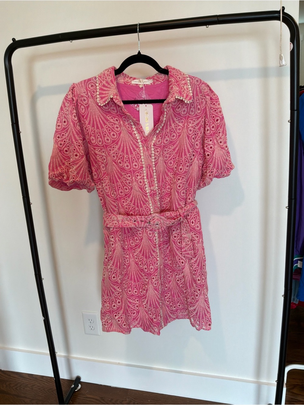 Boutique Pink Paisley-Style Short Sleeve Dress with Waist Tie